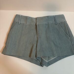 ALICE + OLIVIA SHORTS SIZE 4